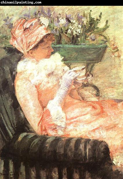 Mary Cassatt The Cup of Tea 1