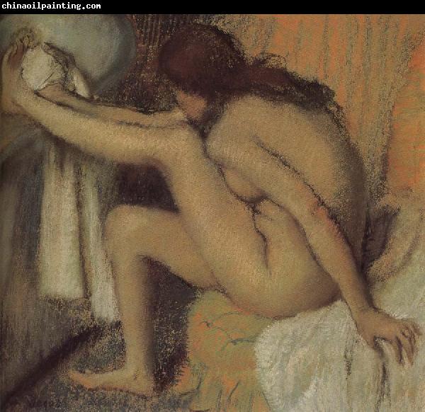 Edgar Degas Naked  woman wiping toes