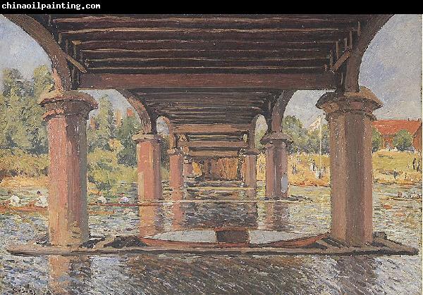 Alfred Sisley Under the Bridge at Hampton Court,